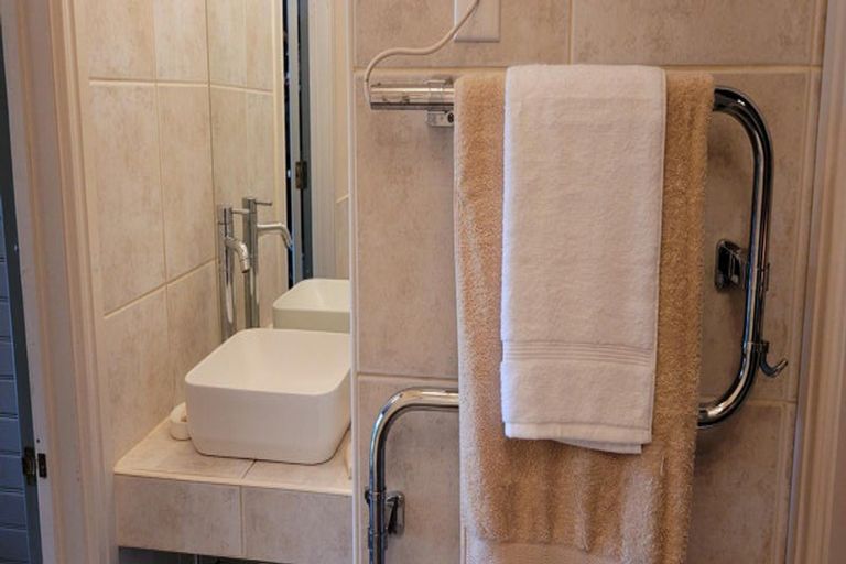 Photo of property in 305 Whananaki Road North, Opuawhanga, Hikurangi, 0181