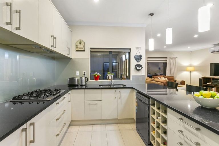 Photo of property in 52a Channel View Road, Campbells Bay, Auckland, 0630