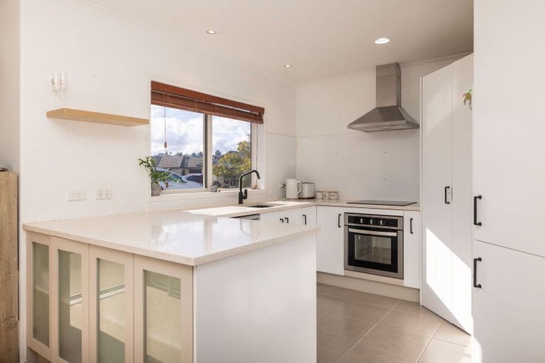 Photo of property in 2/100 Millers Road, Brookfield, Tauranga, 3110