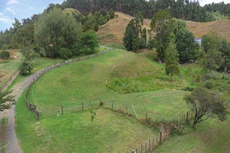 Photo of property in 75a Mick Dillon Road, Tahekeroa, Kaukapakapa, 0873
