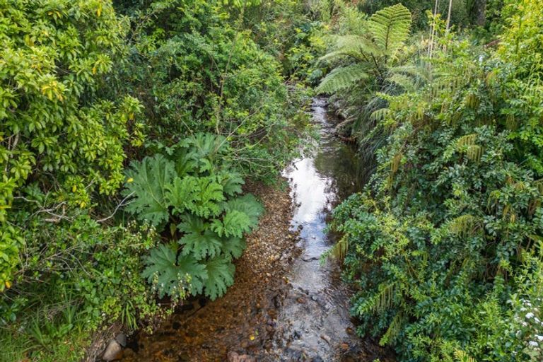 Photo of property in 195 Driving Creek Road, Coromandel, 3506
