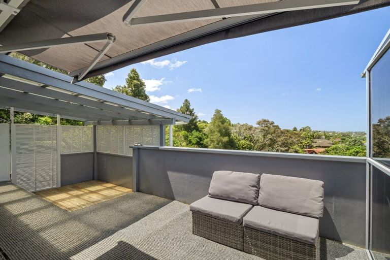 Photo of property in 1/311 Glenfield Road, Glenfield, Auckland, 0629