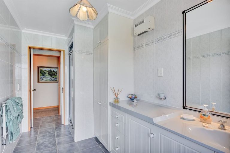 Photo of property in 11 Richardson Street, Britannia Heights, Nelson, 7010