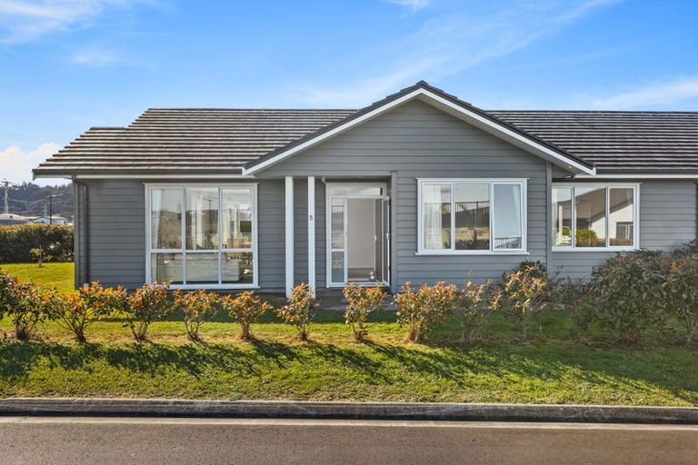 Photo of property in 5 Aro Mato Place, Huapai, Kumeu, 0810