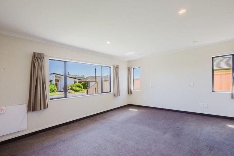 Photo of property in 22 Belgrove Place, Waipukurau, 4200