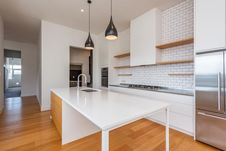 Photo of property in 11 Upper Bourke Street, Kilbirnie, Wellington, 6022