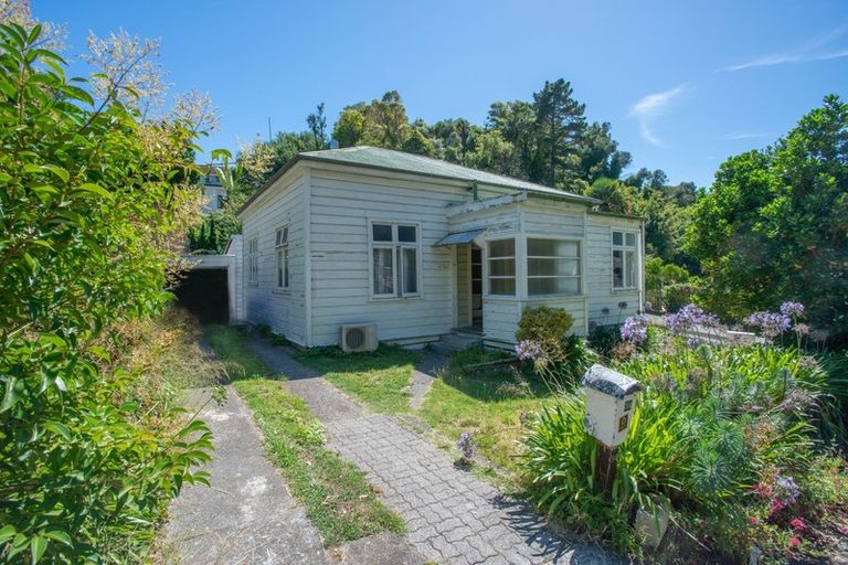 Photo of property in 34 Coote Road, Bluff Hill, Napier, 4110