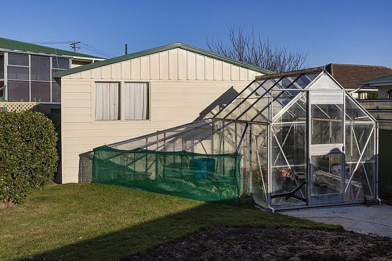 Photo of property in 15 Arthur Street, Holmes Hill, Oamaru, 9401
