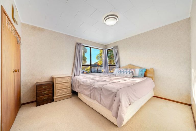 Photo of property in 1 Heathberry Close, Papatoetoe, Auckland, 2025