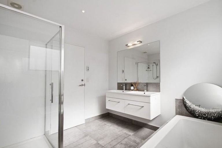 Photo of property in 15 Carder Court, Hobsonville, Auckland, 0618