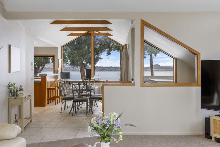 Photo of property in 2/870 Acacia Bay Road, Acacia Bay, Taupo, 3330