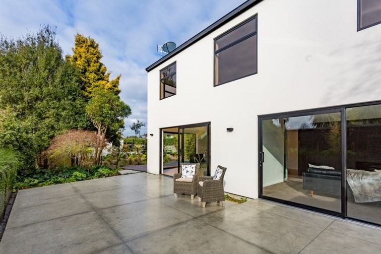 Photo of property in 80c Clyde Road, Ilam, Christchurch, 8041