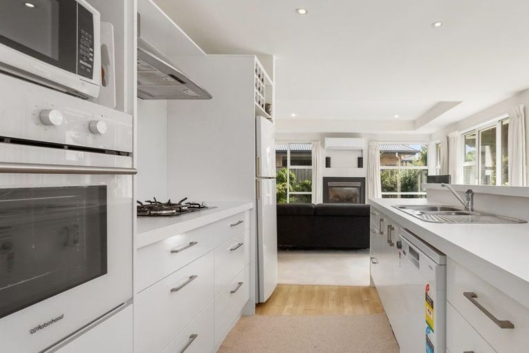 Photo of property in 2 Glen Oaks Drive, Northwood, Christchurch, 8051