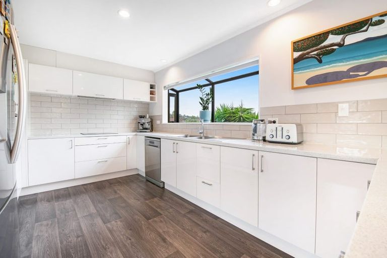 Photo of property in 43 Langton Road, Stanmore Bay, Whangaparaoa, 0932