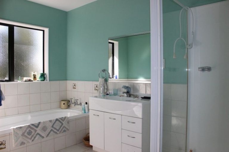 Photo of property in 75 Adelaide Road, Dannevirke, 4978