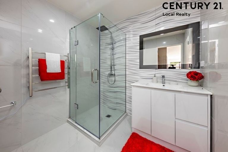 Photo of property in 2b Bunnythorpe Road, Papakura, 2110