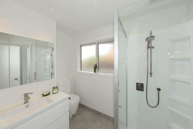 Photo of property in 2/11 Ludecke Place, Sockburn, Christchurch, 8042