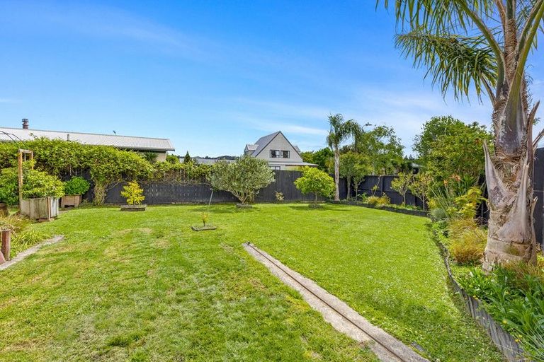 Photo of property in 17 Rheingold Place, Huapai, Kumeu, 0810