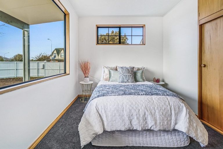 Photo of property in 101 Waratah Street, Avondale, Christchurch, 8061