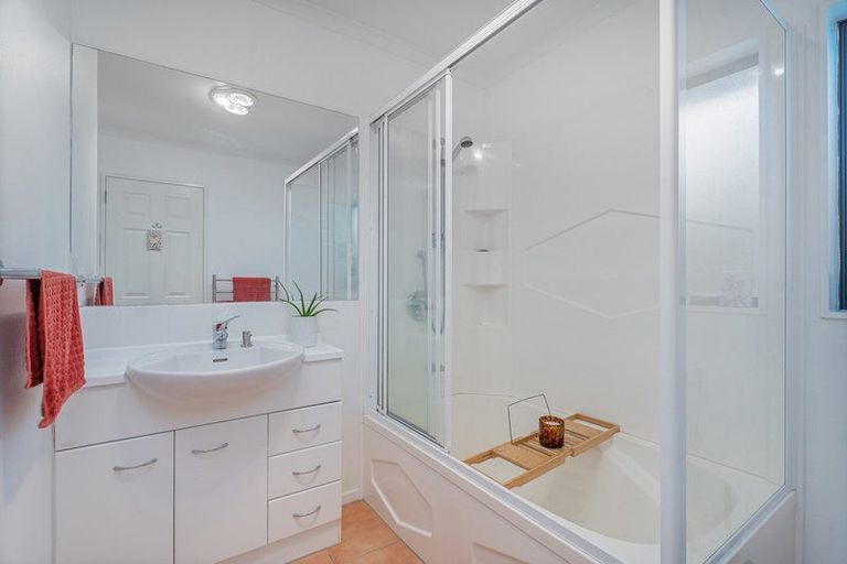 Photo of property in 51 Cholmondeley Crescent, Whitianga, 3510