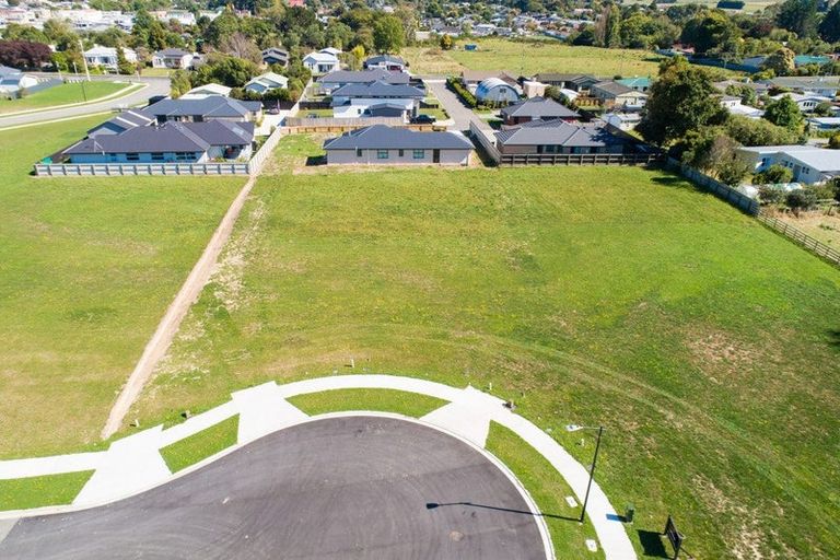 Photo of property in 21 Campbell Place, Marton, 4710