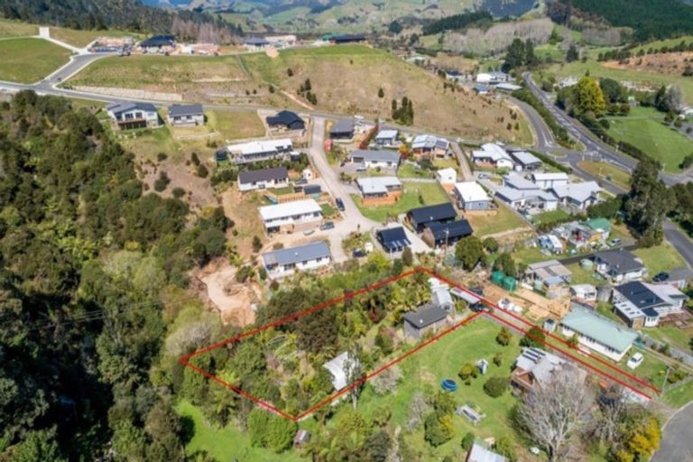 Photo of property in 10 Widdison Place, Whangamata, 3691