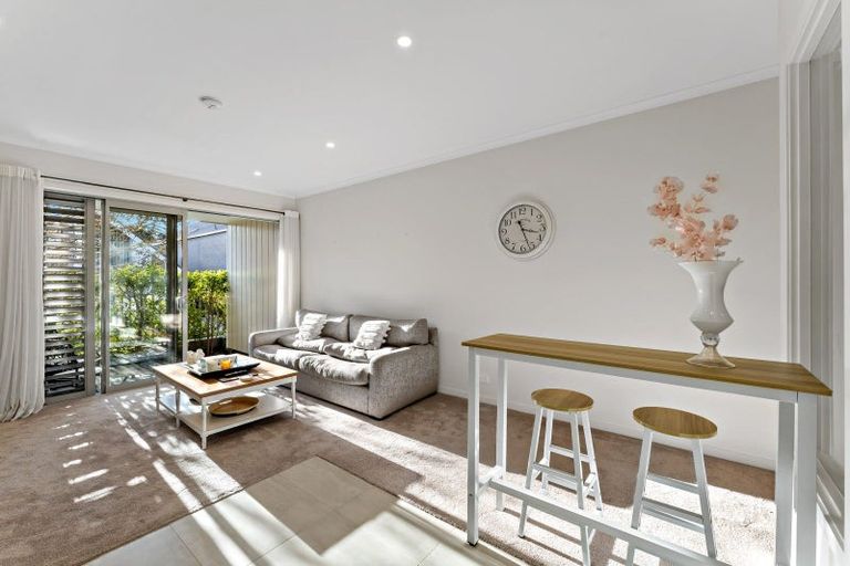 Photo of property in 11/2 Warrant Officer Lane, Hobsonville, Auckland, 0616