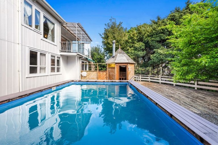 Photo of property in 60 Beach Road, Mellons Bay, Auckland, 2014
