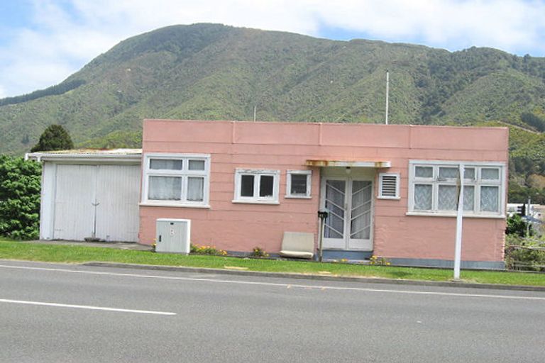 Photo of property in 61 Auckland Street, Picton, 7220