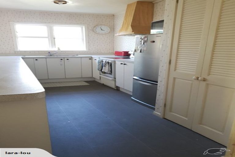 Photo of property in 84 Bell Street, Tawa, Wellington, 5028