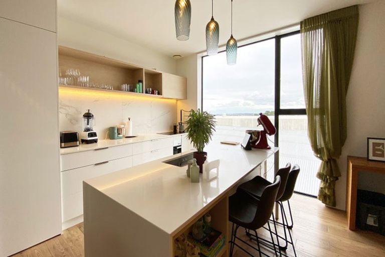 Photo of property in Sugar Lane Apartments, 11/31 Rawene Road, Birkenhead, Auckland, 0626