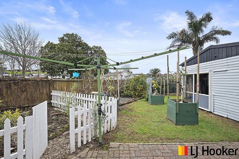 Photo of property in 3 Cargill Street, Papakura, 2110