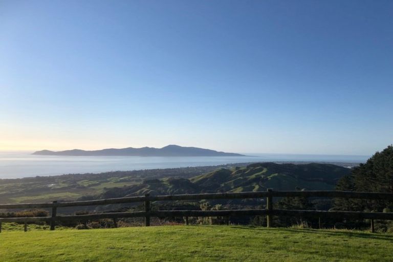 Photo of property in 198-200 Maungakotukutuku Road, Paraparaumu, 5032