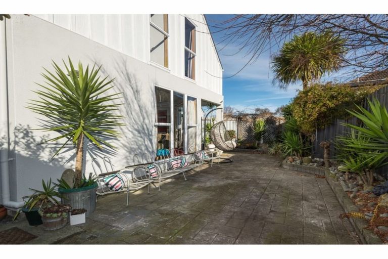 Photo of property in 1a Dulles Place, Papanui, Christchurch, 8053