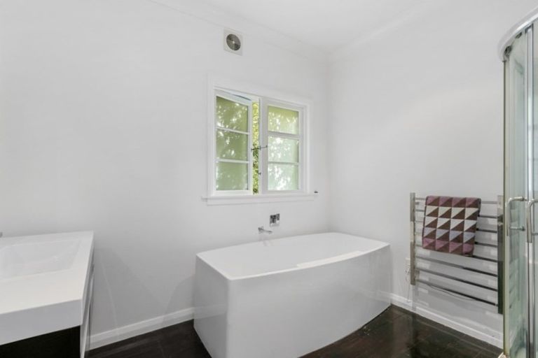 Photo of property in 11 Hinemoa Street, Waiwhetu, Lower Hutt, 5010