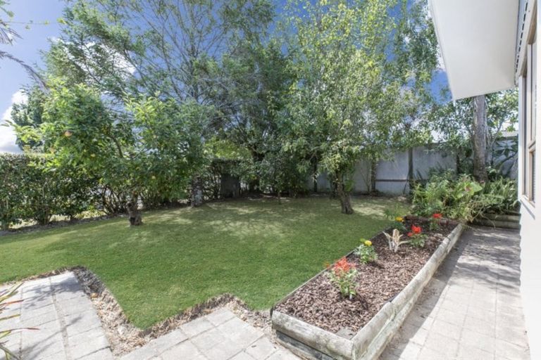 Photo of property in 39 Takapu Street, Henderson, Auckland, 0612