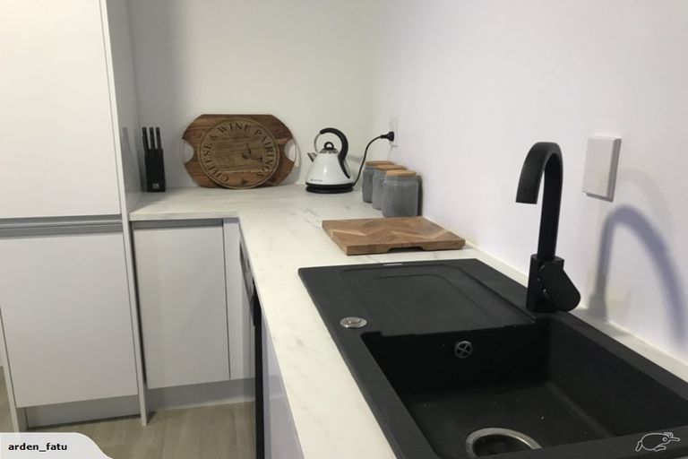 Photo of property in 160 Laingholm Drive, Laingholm, Auckland, 0604