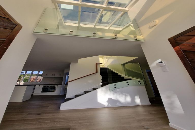 Photo of property in 23 Elsted Place, Goodwood Heights, Auckland, 2105