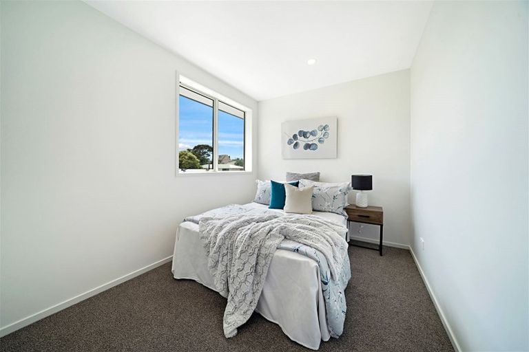 Photo of property in 14a Kirrie Avenue, Te Atatu South, Auckland, 0610