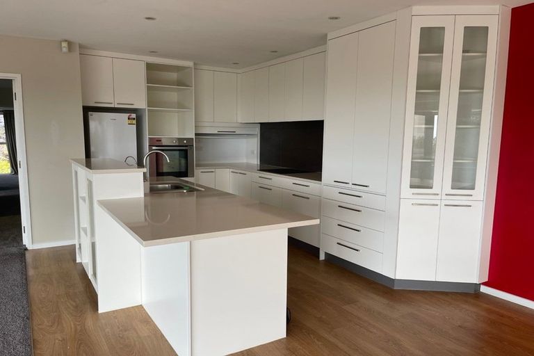 Photo of property in 4 Geoffrey Road, Torbay, Auckland, 0630