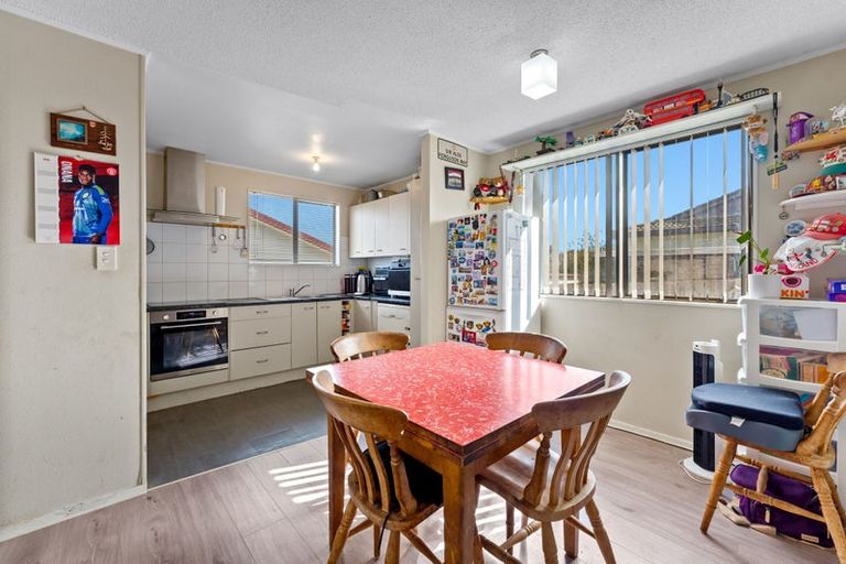 Photo of property in 2/10 Silver Road, Weymouth, Auckland, 2103