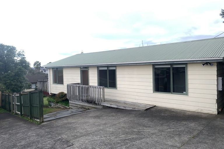 Photo of property in 2/10 Southview Place, Wattle Downs, Auckland, 2102