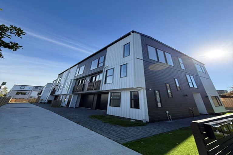 Photo of property in 25a Archmillen Avenue, Pakuranga Heights, Auckland, 2010