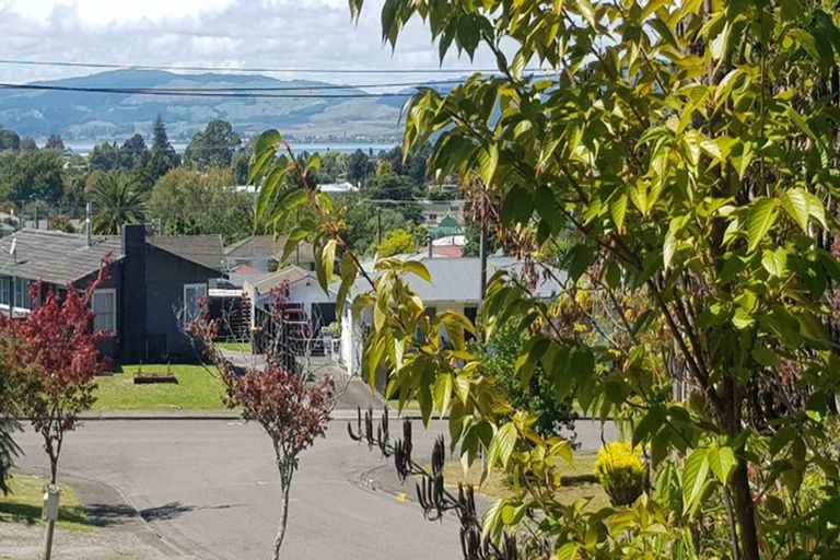 Photo of property in 5a Teal Place, Selwyn Heights, Rotorua, 3015