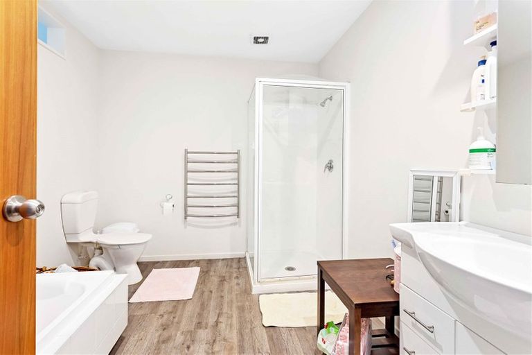 Photo of property in 3/25 Grove Road, Addington, Christchurch, 8024