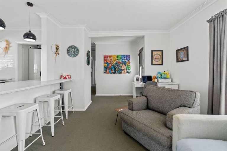 Photo of property in 16 Bledisloe Street, Levin, 5510