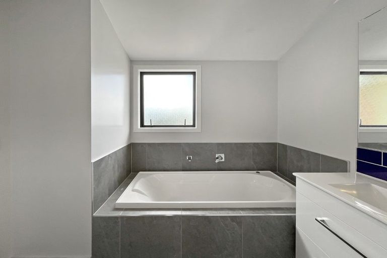 Photo of property in 138c Tuhikaramea Road, Dinsdale, Hamilton, 3204