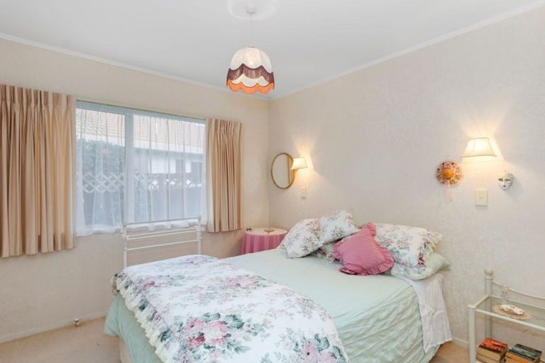 Photo of property in 18 Balmacewen Place, Mount Maunganui, 3116