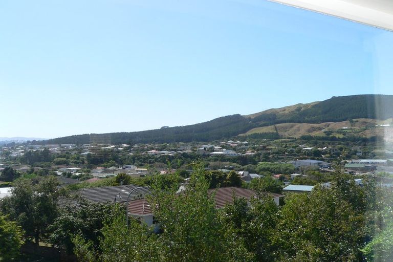 Photo of property in 3 Fyvie Avenue, Tawa, Wellington, 5028