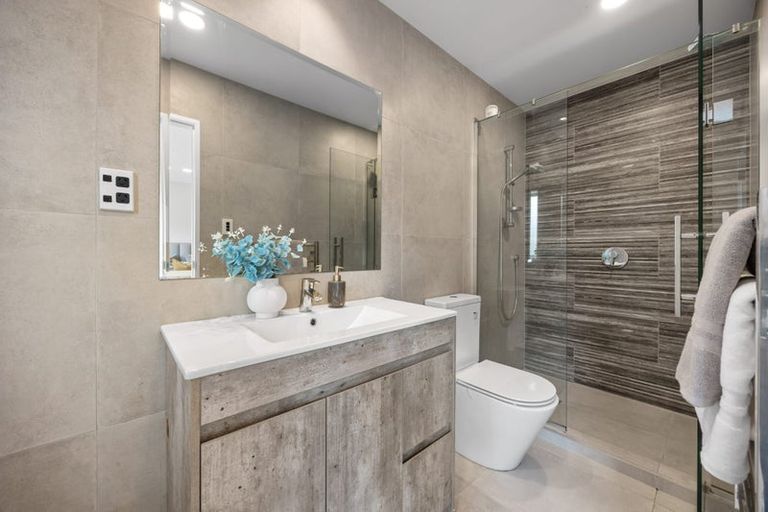 Photo of property in 4 Meritage Lane, Te Atatu South, Auckland, 0610